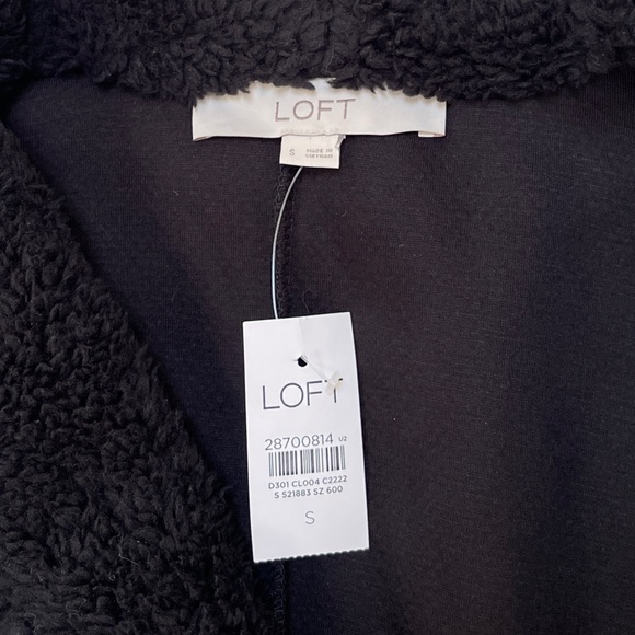 ⭐️Loft soft fuzzy open black vest - Picture 8 of 8